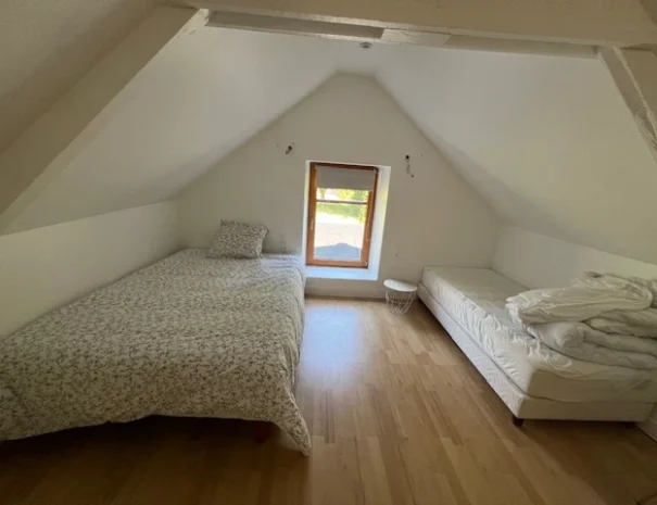 2 -ème chambre avec 1 lit de 140x190 et 1 lit de 90x190