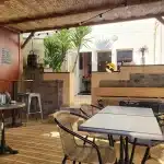 La terrasse couverte de L'accalmie à Beaussais sur Mer